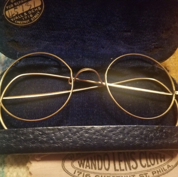 Antique 10kt solid gold RARE Lennon style Frames1800's - Picture 2 of 8